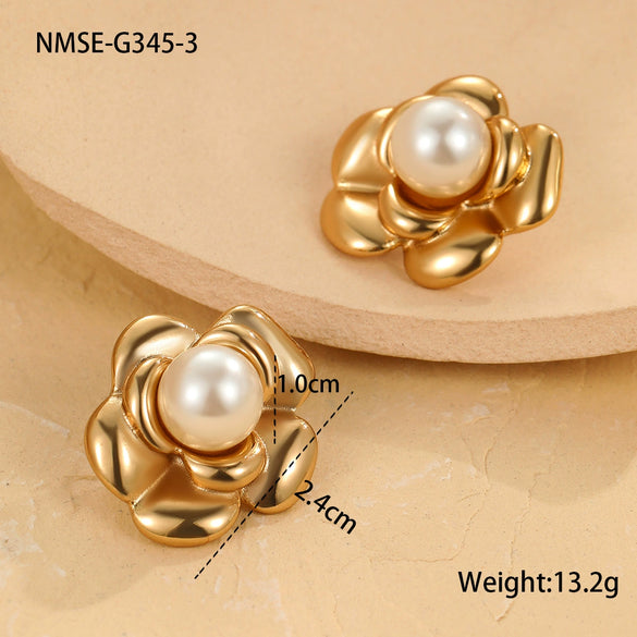 Women's Fashion Flower Shaped Stainless Steel Electroplated Pearl Earrings