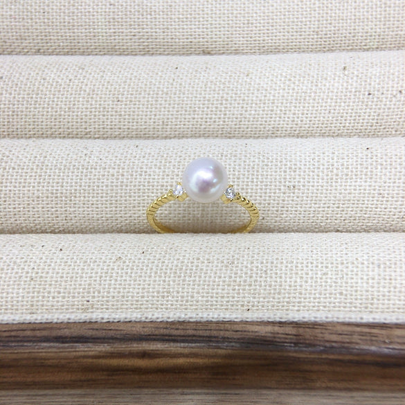 Women's Fashion Freshwater Pearl Ring In S925 Sterling Silver Round Shape