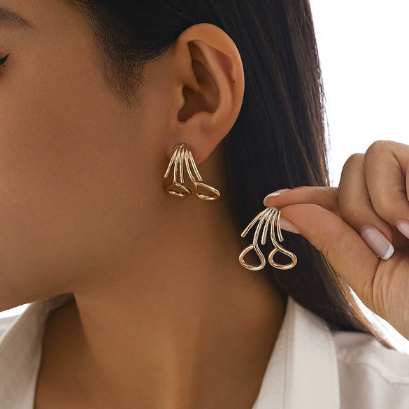 Women's Fashion Geometric Exaggerated Striped Alloy Electroplated Irregular Earrings
