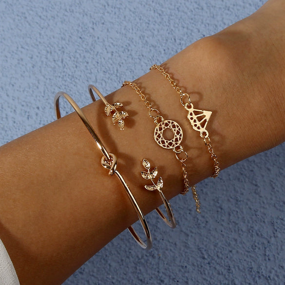 Women's Fashion Geometric Hollow Alloy Bracelet With Electroplated Metal Finish Uninlaid Gem Style Bracelet