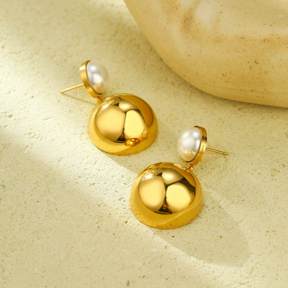 Women's Fashion Geometric Inlaid Pearl Hemisphere Stainless Steel 18K Electroplated Earrings