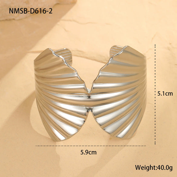Women's Fashion Geometric Stainless Steel Starfish Shell Exaggerated Arm Ring Bracelet With Electroplating