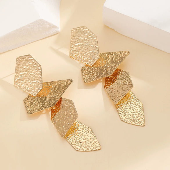 Women's Fashion Geometric Statement Stud Earrings With Irregular Long Metal Design And Electroplated Finish Wholesale