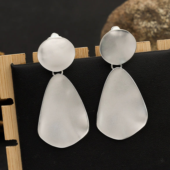 Women's Fashion Geometric Water Drop Clipon Long Statement Earrings With Bold Metal Design