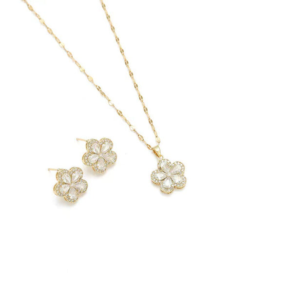 Women's Fashion Light Luxury Titanium Steel Clavicle Chain Necklace With Geometric Flower Niche Design And Zircon