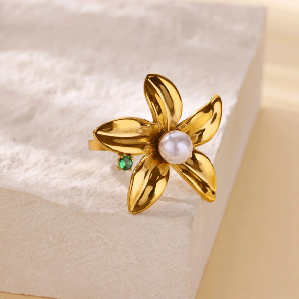 Women's Fashion Light Luxury Versatile Flower Zircon Geometric Ring In Stainless Steel With Electroplating