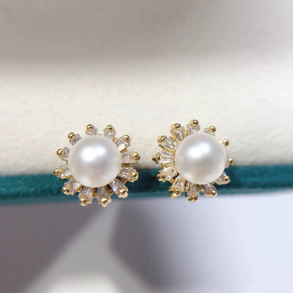 Women's Fashion Natural Freshwater Pearl Oblate Stud Earrings