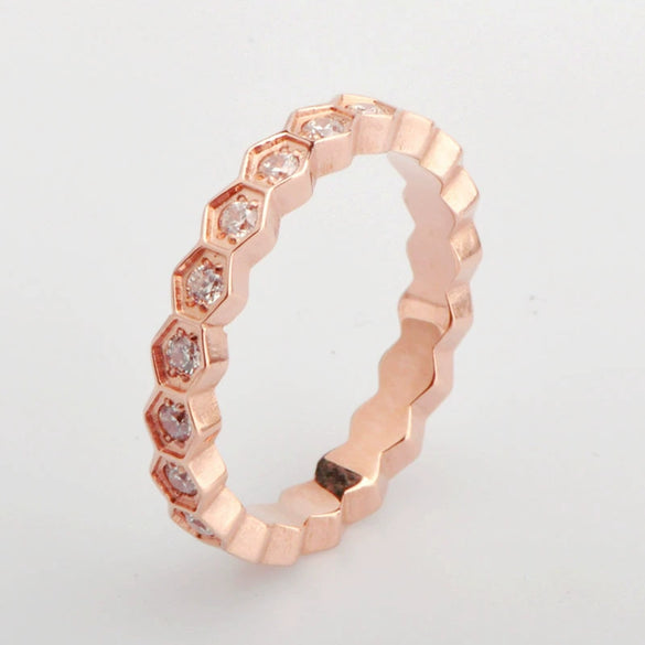 Women's Fashion Ol Style Flower Shaped Titanium Steel Ring With Rose Gold Electroplating And Diamond Jewelry