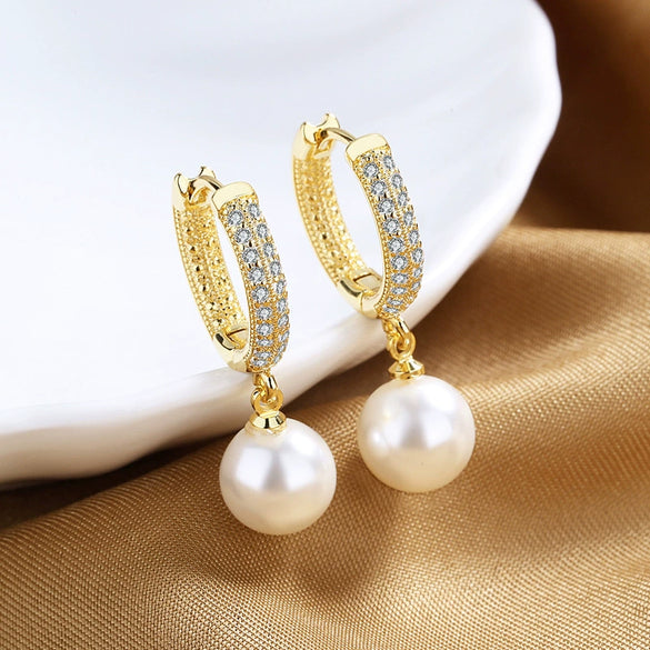 Women's Fashion Pearl Earrings With Geometric Pattern And 18K Gold Diamond Plating