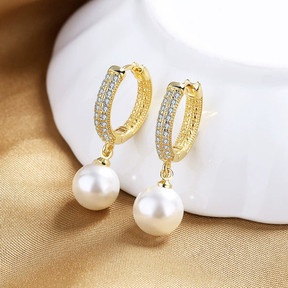 Women's Fashion Pearl Earrings With Geometric Pattern And 18K Gold Diamond Plating