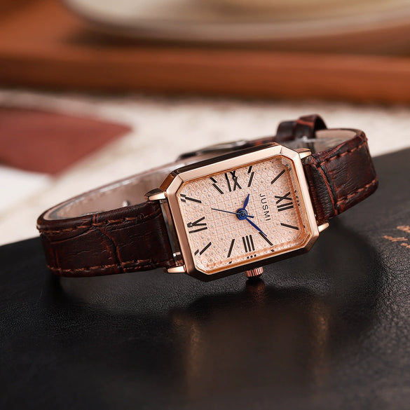 Women's Fashion Quartz Watch With Alloy Strap And Case Round Dial