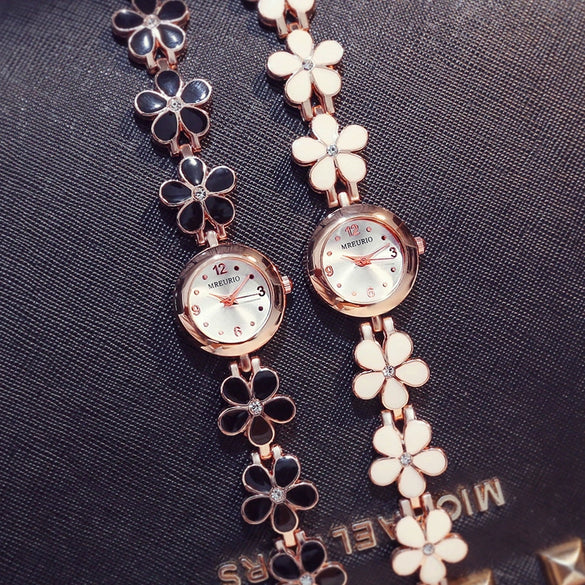 Women's Fashion Quartz Watch With Flower Daisy Pattern Alloy Strap Metal Case Copper Clasp Round Dial