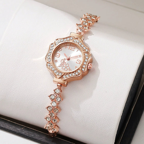 Women's Fashion Quartz Watch With Rhinestones Round Dial Alloy Strap And Case Free Adjustment