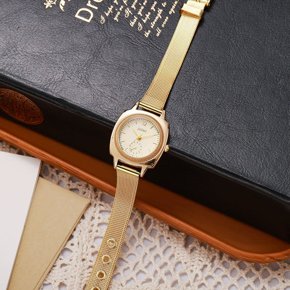 Women's Fashion Retro Alloy Belt Round Dial Quartz Watch