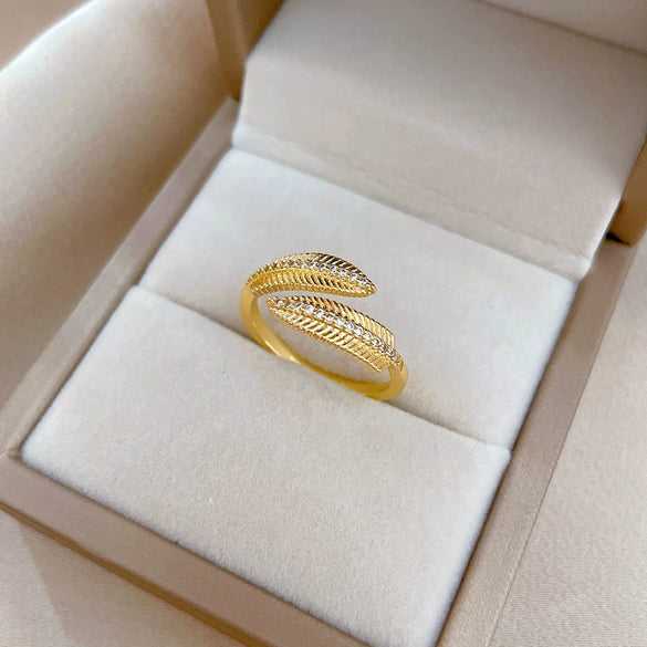 Women's Fashion Ring Brass Real Gold Electroplated Open Leaf Microinlaid The Crown Style