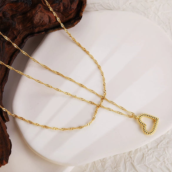 Women's Fashion Simple Light Luxury Temperament Love Double Layer Clavicle Necklace Copper Material Heart Pattern Electroplating Treatment