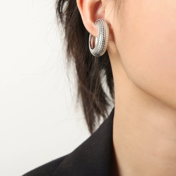 Women's Fashion Simple 316L Stainless Steel Goldplated Ushaped Geometric Ear Clip Earrings Jewelry