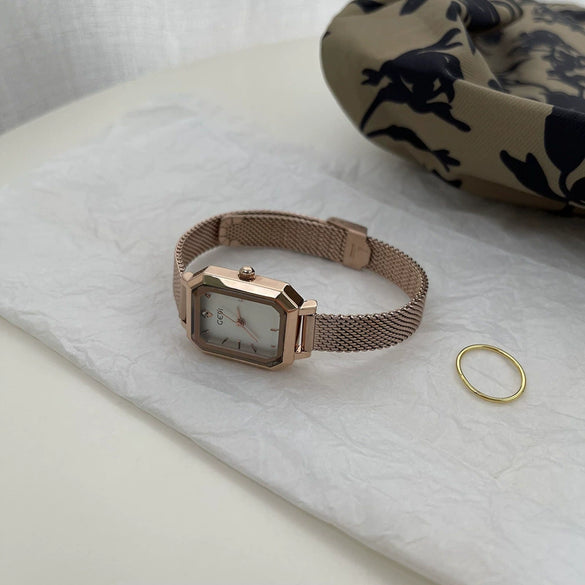 Women's Fashion Square Dial Watch Alloy Case Steel Wire Belt Simple Elegant Leisure Style