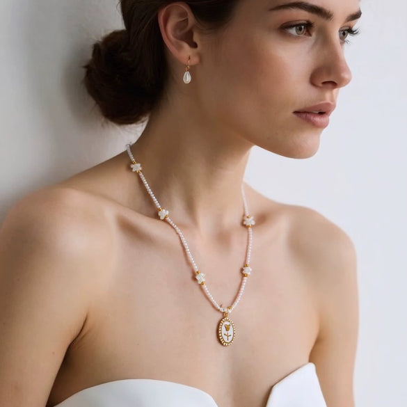 Women's Fashion Stainless Steel Necklace With Electroplating Pearl Chain And Rose Flower Pendant