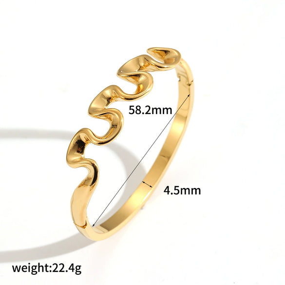 Women's Fashion Temperament Widesided Stainless Steel Bracelet With Geometric Pattern And Electroplating Process