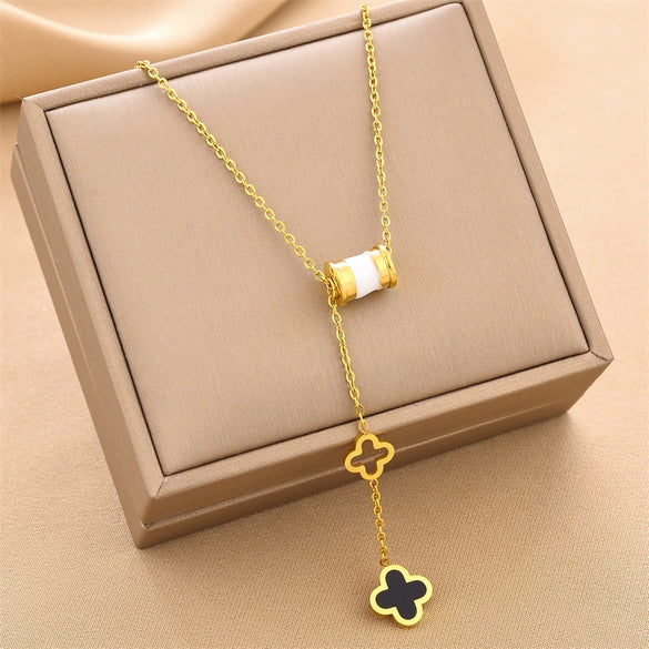 Women's Fashion Titanium Steel Necklace With Fourleaf Clover Pendant Geometric Pattern Mixed Gem Inlay And Electroplating Treatment Ochain