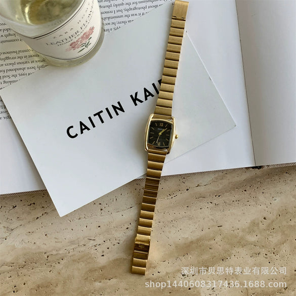 Women's Fashion Wine Barrel Shape Alloy Watch With Bamboo Band