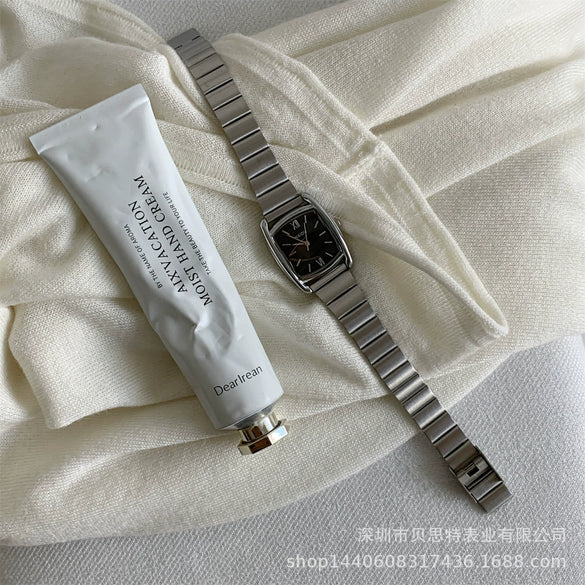 Women's Fashion Wine Barrel Shape Alloy Watch With Bamboo Band