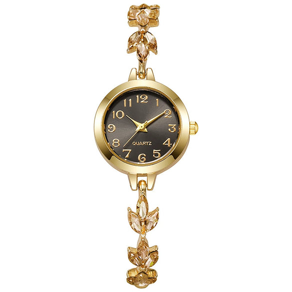 Women's Fashionable Alloy Round Dial Clover Bracelet Watch