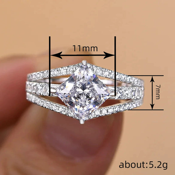 Women's Fashionable Light Luxury Elegant Copper Ring Inlaid With Shiny Zircon Rhombus Geometric Style