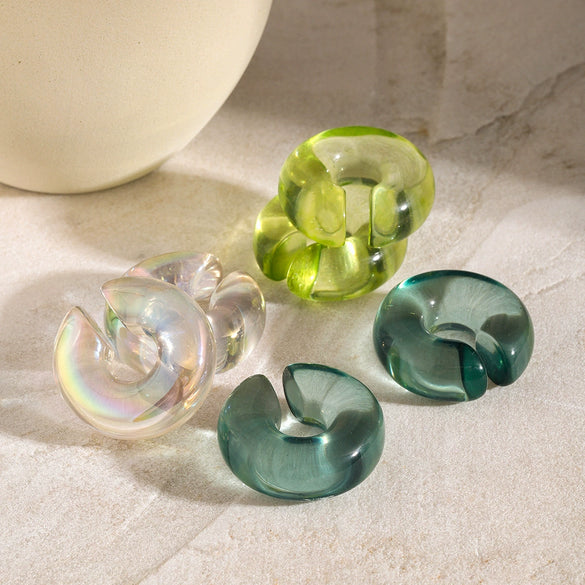 Women's Fashionable Simple Elegant Cute Resin And Plastic Cshaped Ear Clip With Dripping Oil Treatment And Geometric Style