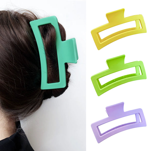 Women's Fashionable Simple Geometric Hollow Ps Handmade Shark Clip Hair Grab