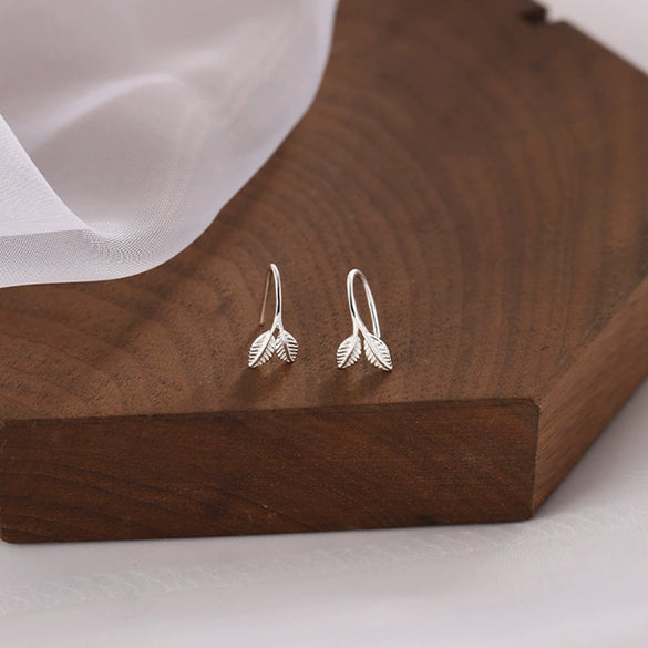 Women's Fine Silver Leaf Hook Earrings Lovely Plant Style Electroplated Fashion Dangle Earrings