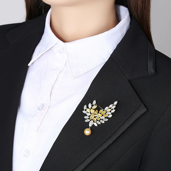 Women’s Floral Copper Brooch With Pearl And Zircon Inlay Electroplated Simple Elegant Corsage Jewelry Gift Accessory