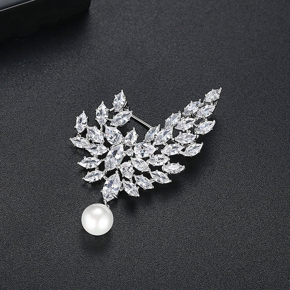 Women’s Floral Copper Brooch With Pearl And Zircon Inlay Electroplated Simple Elegant Corsage Jewelry Gift Accessory