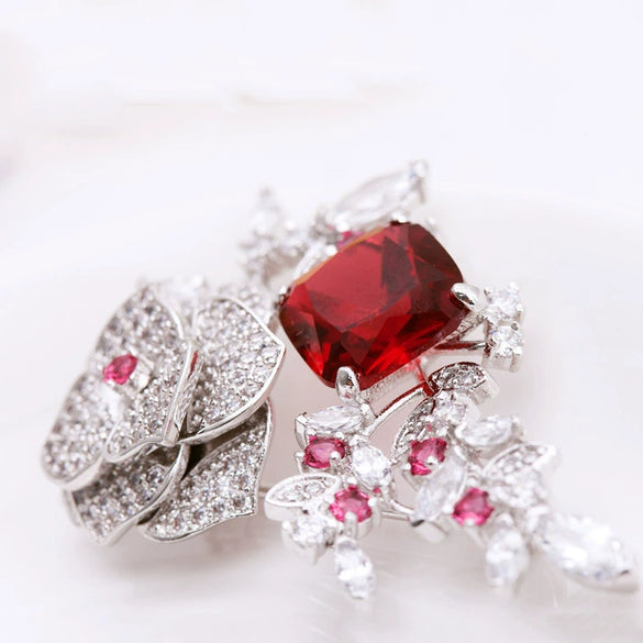 Women's Floral Copper Brooch With Zircon Accents Electroplated Fashion Pin For Clothing Accessories