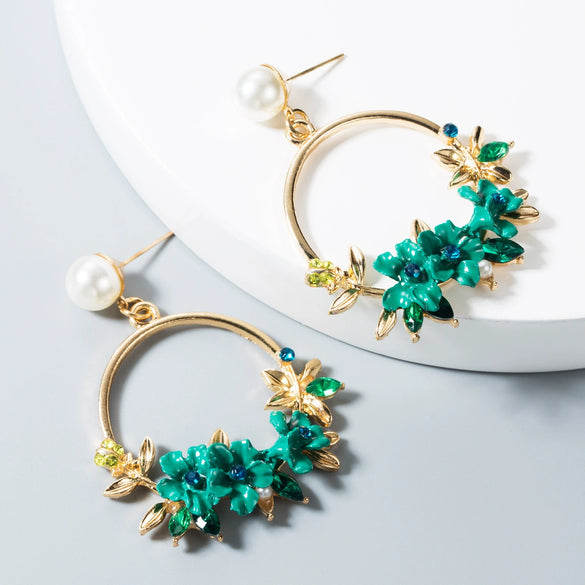 Women's Floral Crystal Earrings With Alloy Flower Design And Soft Clay Pearl Detail