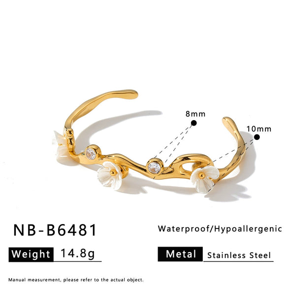 Women's Floral Geometric Stainless Steel Bracelet With 18K Gold Vacuum Plating And Zircon Inlay