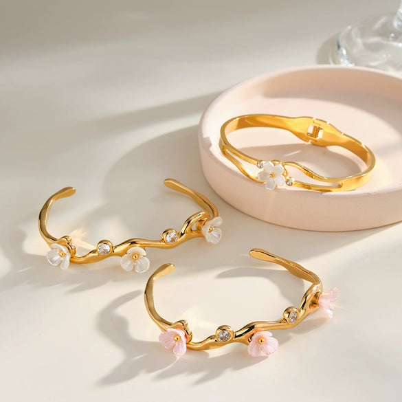 Women's Floral Geometric Stainless Steel Bracelet With 18K Gold Vacuum Plating And Zircon Inlay