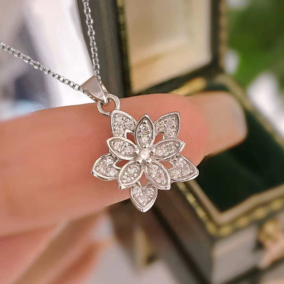 Women's Floral Zircon Pendant Necklace With Copper Olink Chain Minimalist Light Luxury Jewelry