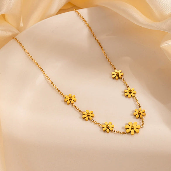 Women's Flower Titanium Steel Jewelry Set With Electroplated O Chain And Daisy Design