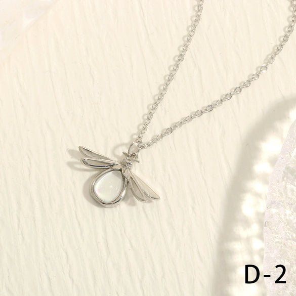 Women's Forest Moonstone Firefly Necklace Copper Material With Insect Pattern And Inlay Processing O Word Chain