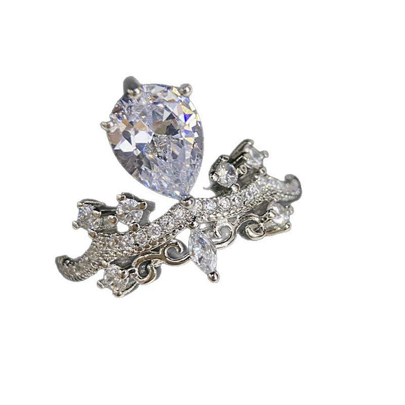 Women's French Retro Crown Pattern Copper Ring With Micro Inlaid Water Drop Crystal And Thick 18K Gold Plated Lace Design