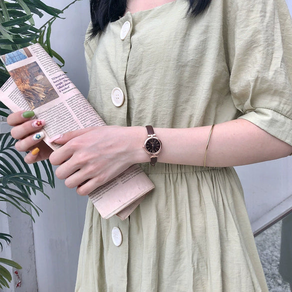 Women's Fresh Style Alloy Watch With Round Dial And Stainless Steel Pin Buckle Retro Artistic And Leisure Design