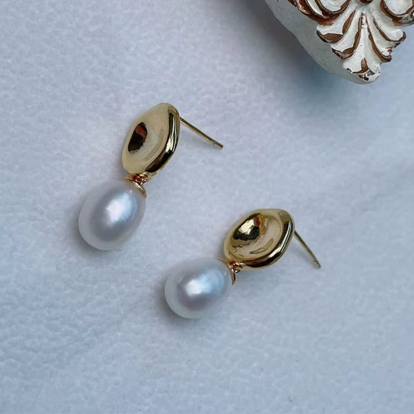 Women's Freshwater Pearl Drop Shape Earrings Silver Needle Metal Style