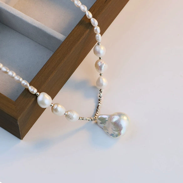 Women's Freshwater Pearl Geometric Clavicle Necklace Inlaid With Pearls