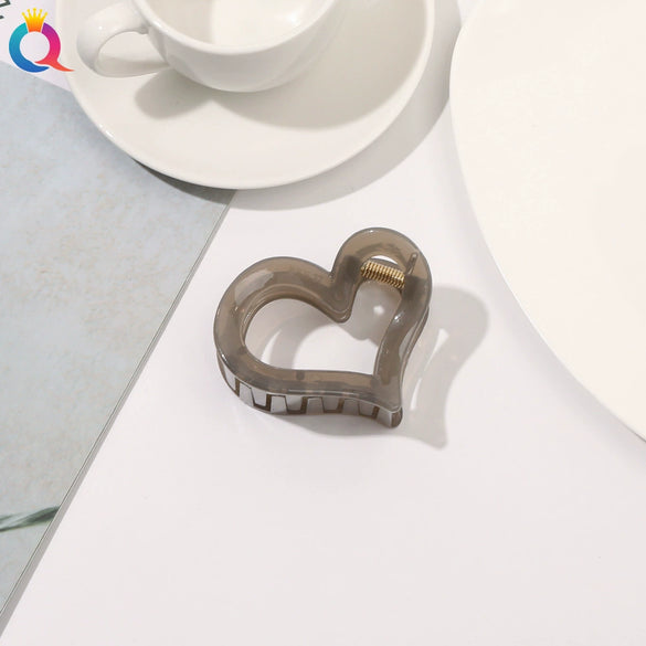 Women's Frosted Plastic Heart Shaped Hair Claw Clip Handmade Fashion Hair Accessory Wholesale
