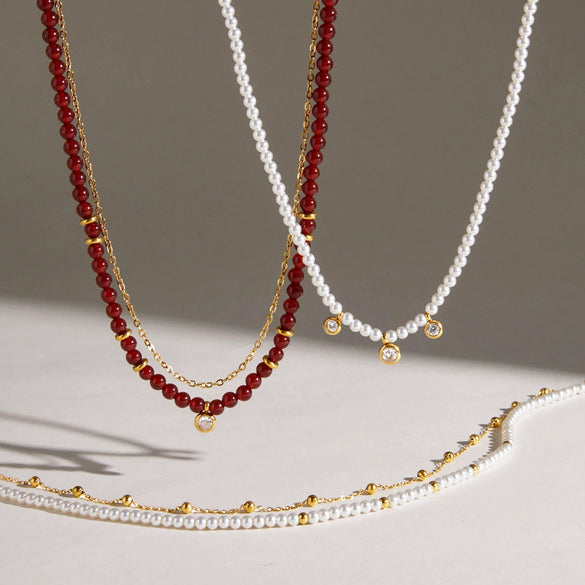 Women's Geometric Acrylic Pearl Necklace With Stainless Steel Chain And Pvd Gold Plated Pendant Lobster Clasp