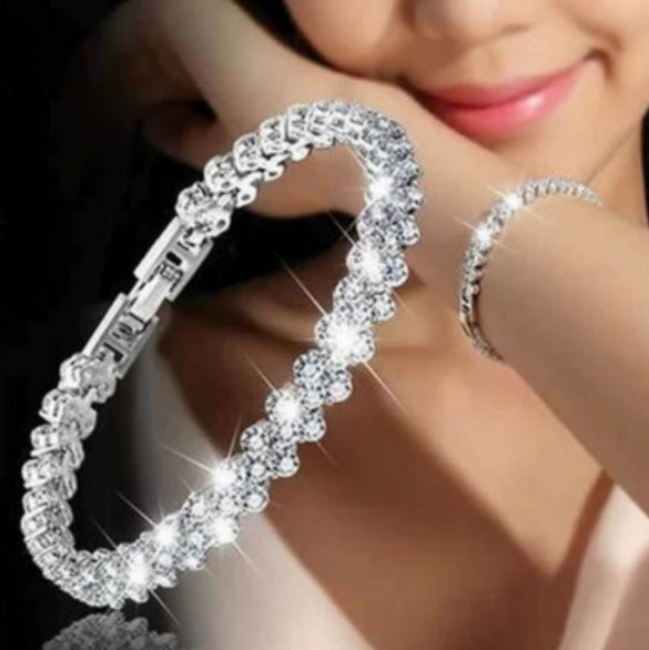 Women's Geometric Alloy And Rhinestone Bracelet With Electroplated Die Cast Crystal Inlay Fashion Jewelry