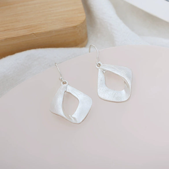 Women's Geometric Alloy Statement Earrings Exaggerated Fashion Jewelry With Bold Contemporary Styling