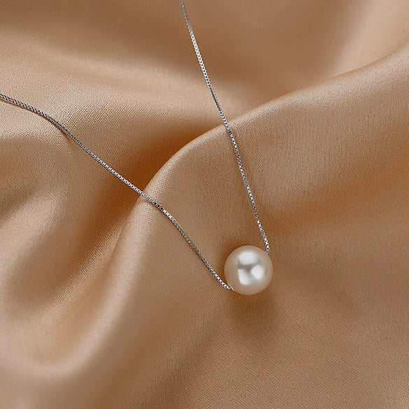 Women's Geometric Artificial Crystal Pendant Necklace With Silver Box Chain And Electroplated Clavicle Chain Design